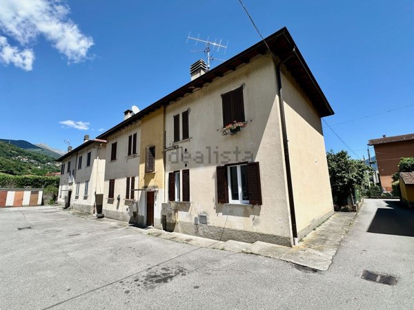 appartamento in vendita a Dongo