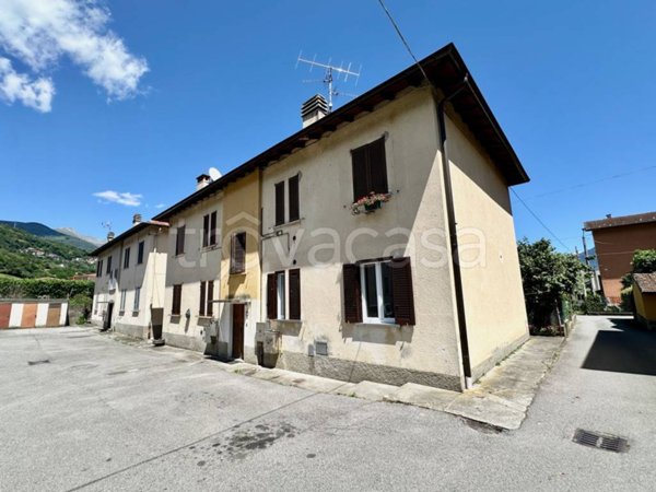 appartamento in vendita a Dongo