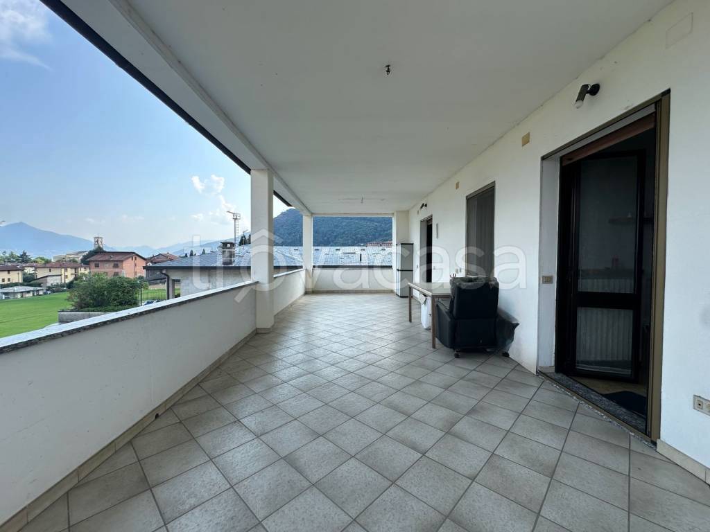 appartamento in vendita a Dongo