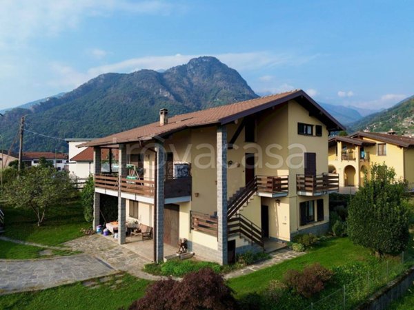 casa indipendente in vendita a Dongo