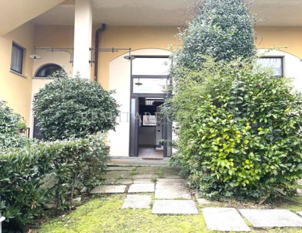 appartamento in vendita ad Erba