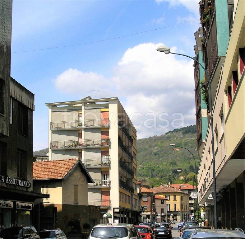 appartamento in vendita ad Erba
