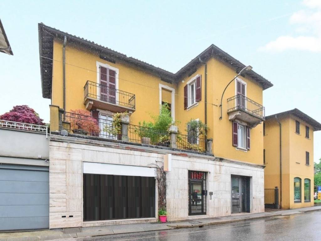 appartamento in vendita ad Erba