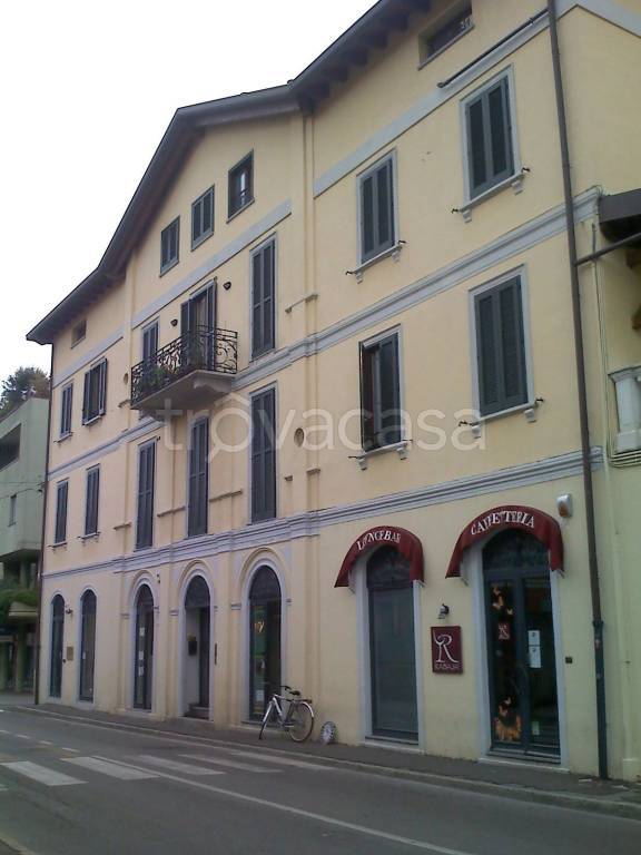 appartamento in vendita ad Erba