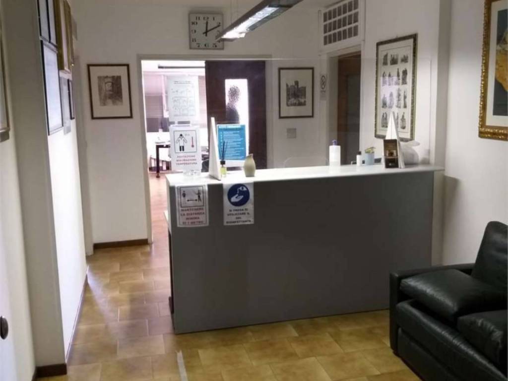 ufficio in vendita ad Erba