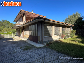 appartamento in vendita ad Erba