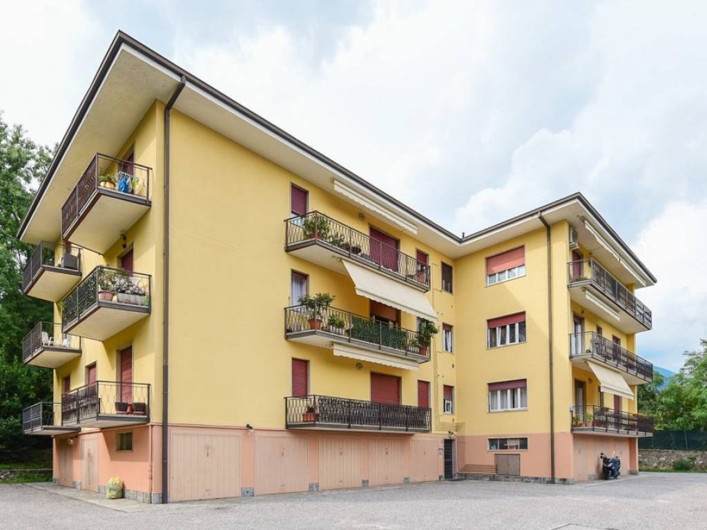 appartamento in vendita ad Erba