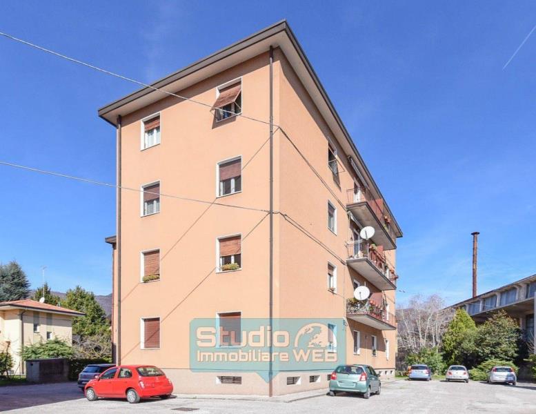 appartamento in vendita ad Erba
