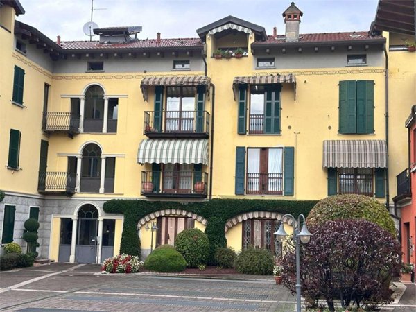 appartamento in vendita ad Erba