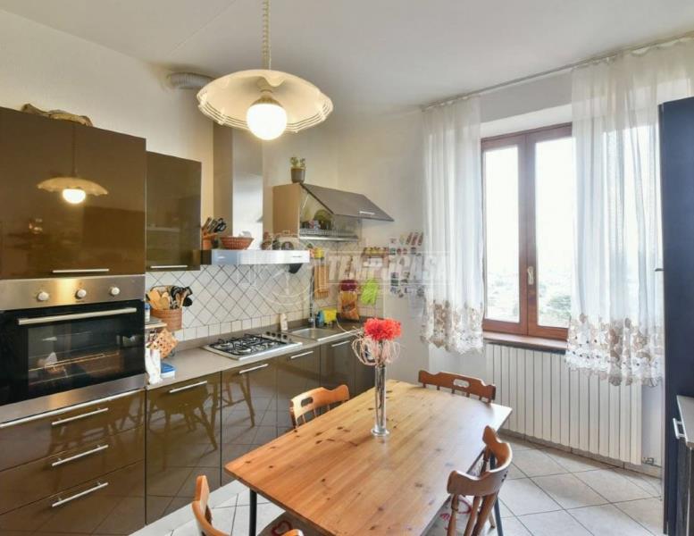 appartamento in vendita ad Erba