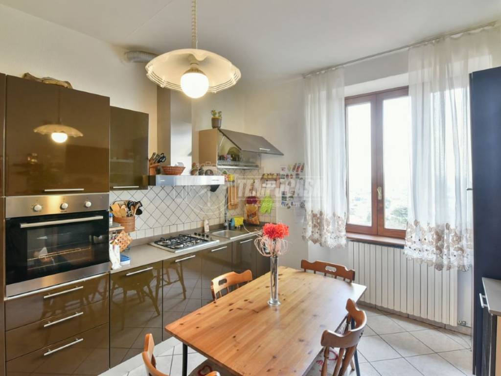appartamento in vendita ad Erba