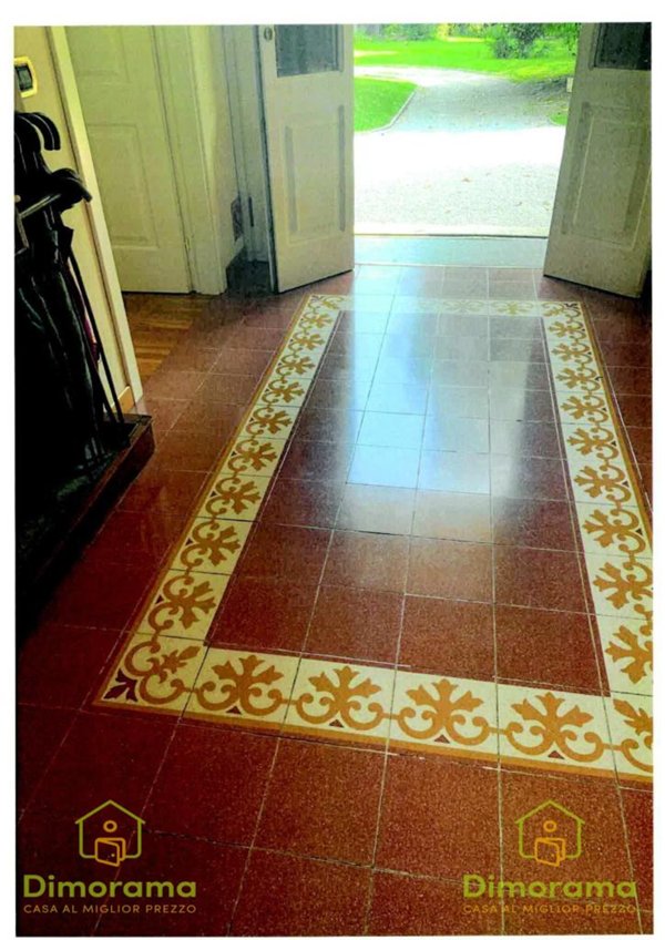 casa indipendente in vendita ad Erba