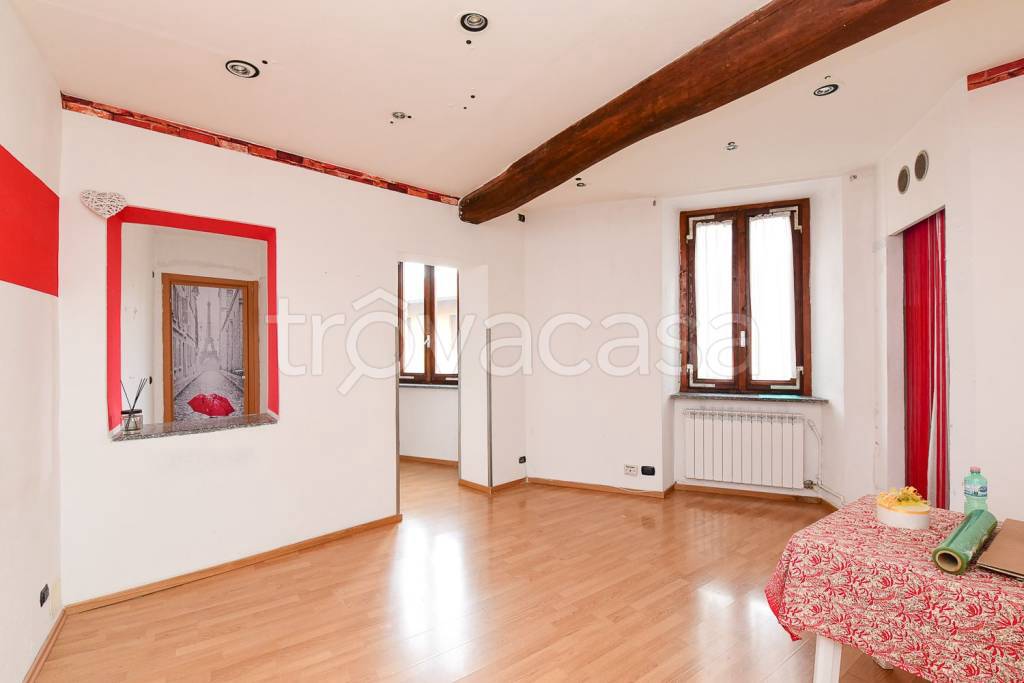 appartamento in vendita ad Erba