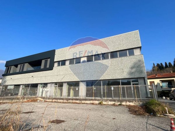 intera palazzina in vendita ad Erba
