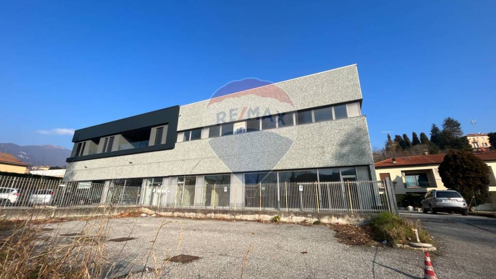 appartamento in vendita ad Erba