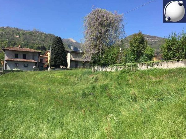 bifamiliare in vendita ad Erba