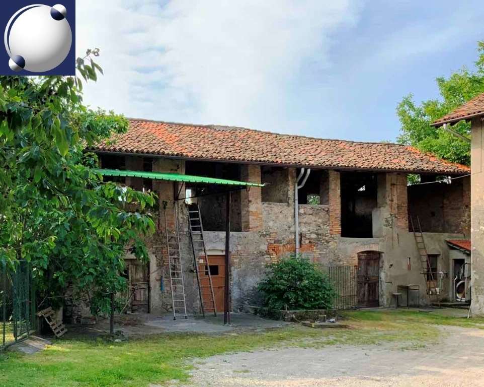 casa indipendente in vendita ad Erba