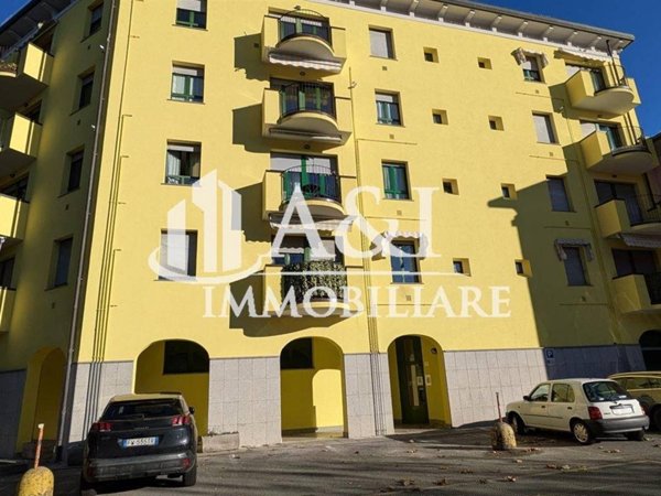 appartamento in vendita ad Erba