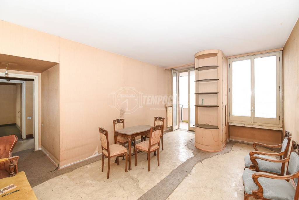 appartamento in vendita ad Erba
