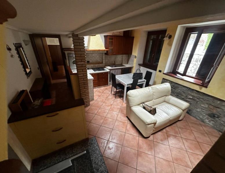 appartamento in vendita ad Erba