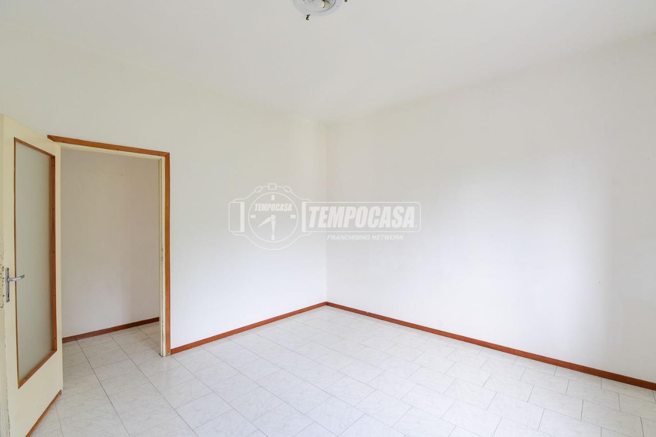 appartamento in vendita ad Erba