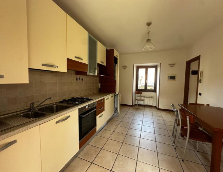 appartamento in vendita ad Erba