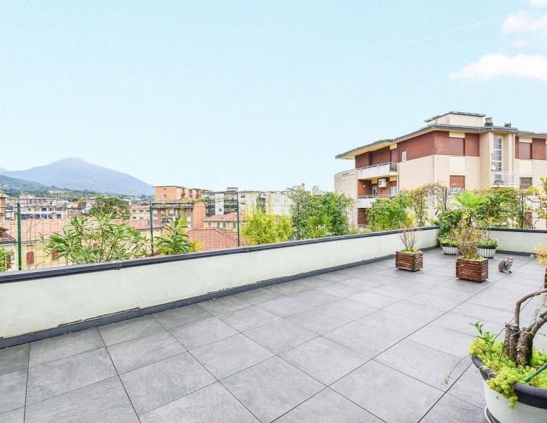 appartamento in vendita ad Erba