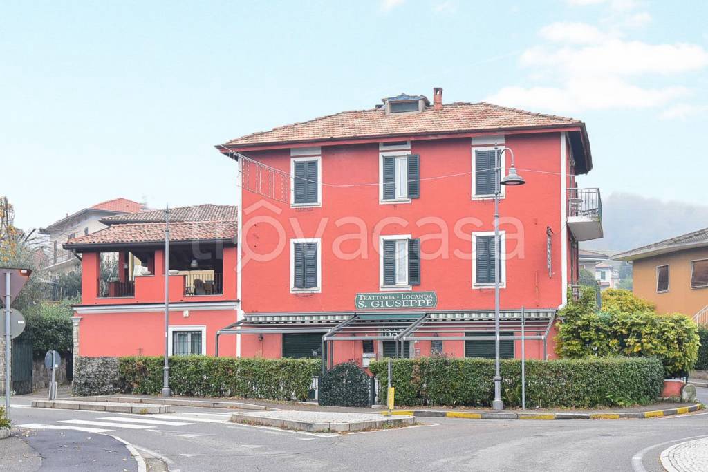 appartamento in vendita ad Erba