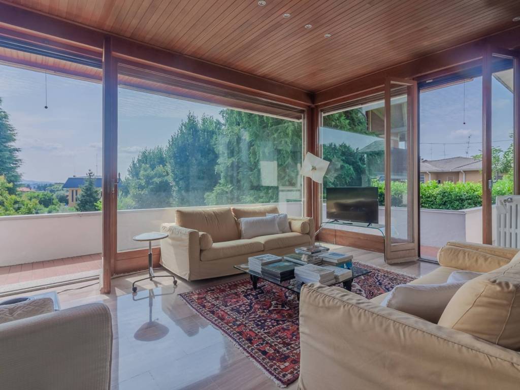 casa indipendente in vendita ad Erba