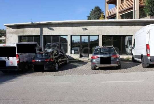 appartamento in vendita ad Erba