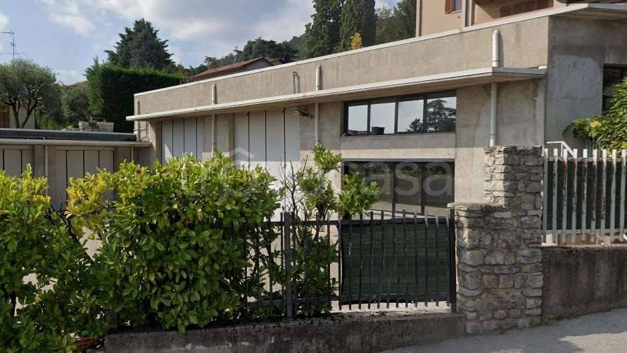 appartamento in vendita ad Erba