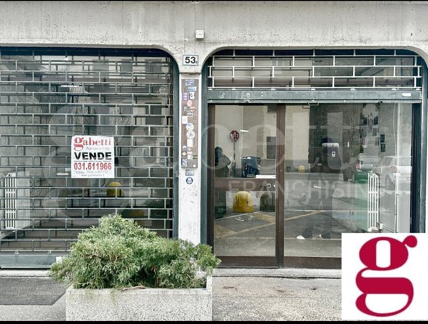 negozio in vendita ad Erba