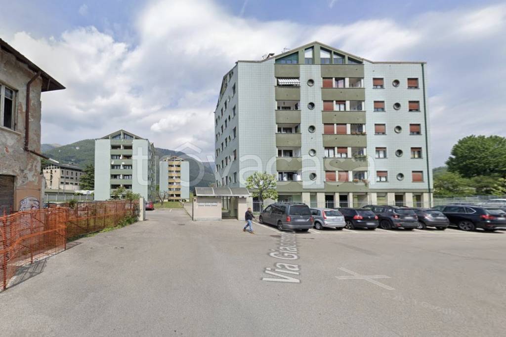appartamento in vendita ad Erba