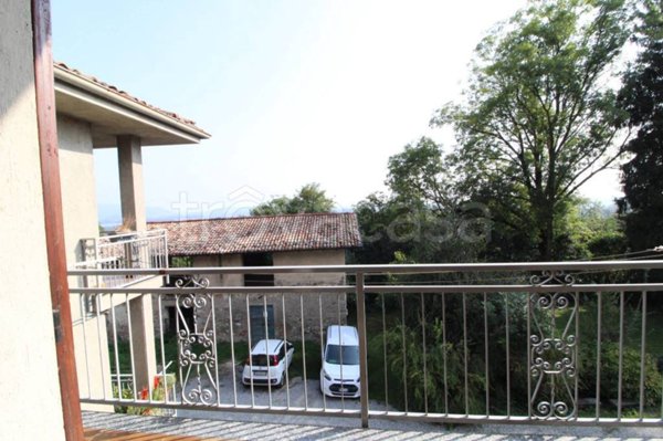 appartamento in vendita ad Erba