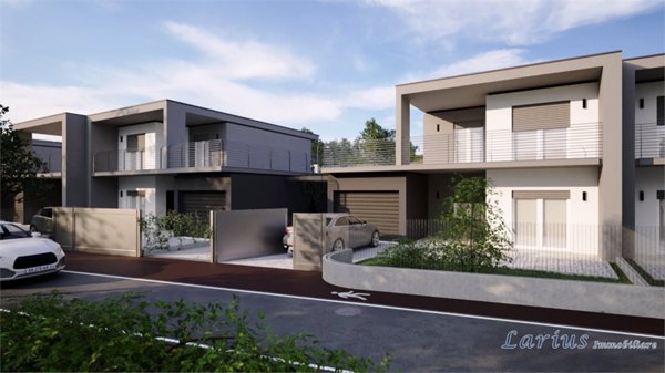 casa indipendente in vendita ad Erba