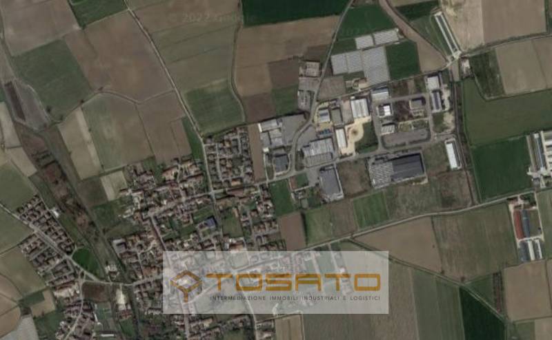 terreno edificabile in vendita ad Erba