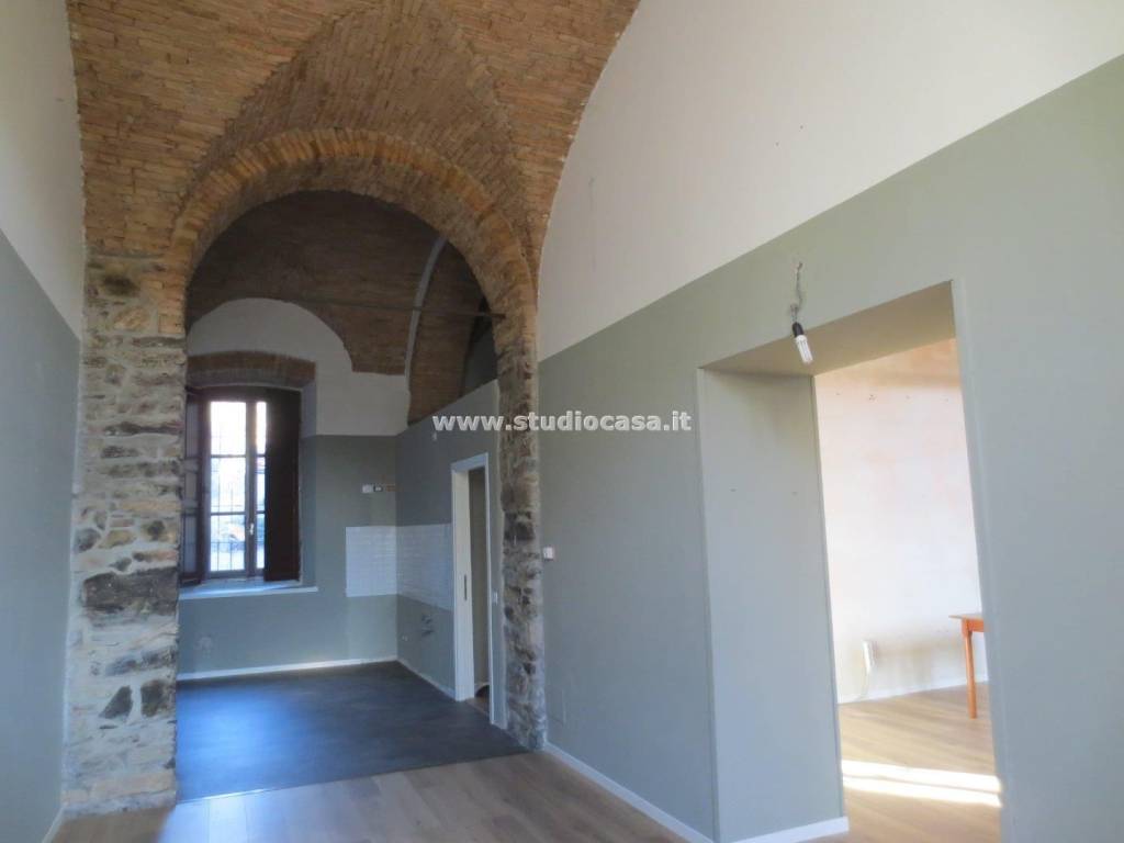 appartamento in vendita ad Erba