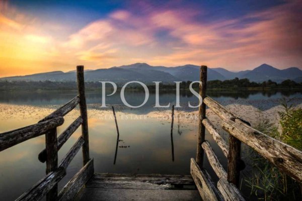 negozio in vendita ad Erba