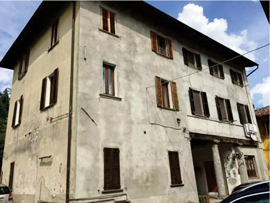 appartamento in vendita ad Erba