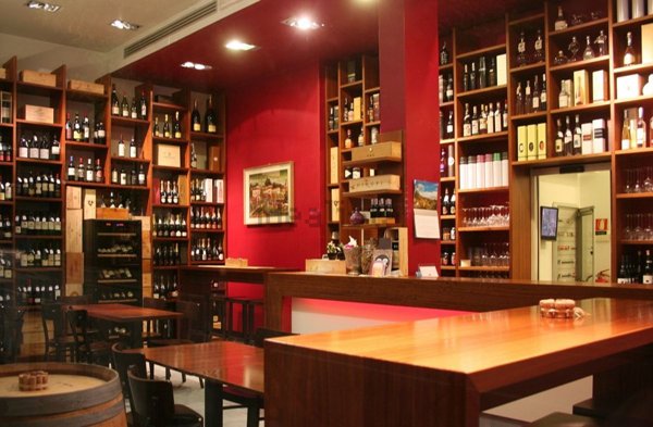 locale commerciale in vendita ad Erba