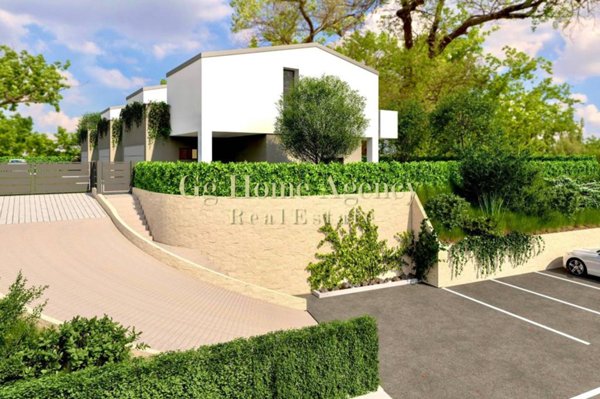 casa indipendente in vendita ad Erba