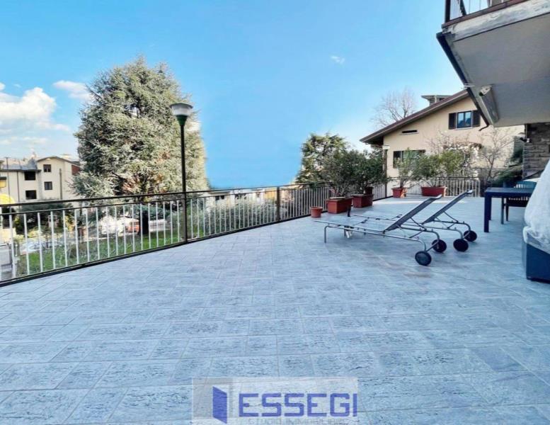 appartamento in vendita ad Erba