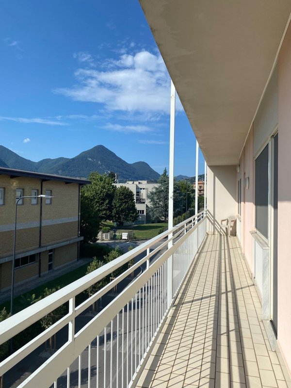 appartamento in vendita ad Erba