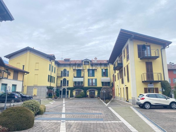 appartamento in vendita ad Erba