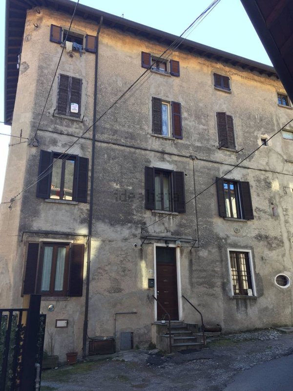 appartamento in vendita ad Erba