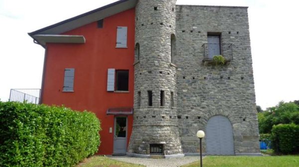appartamento in vendita ad Erba