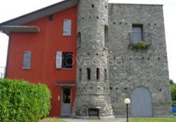 appartamento in vendita ad Erba