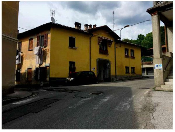 appartamento in vendita ad Erba