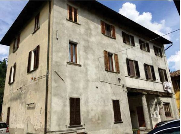 appartamento in vendita ad Erba