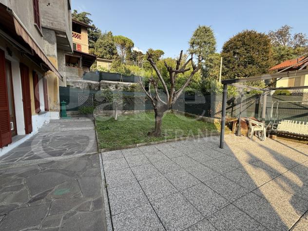 appartamento in vendita ad Erba